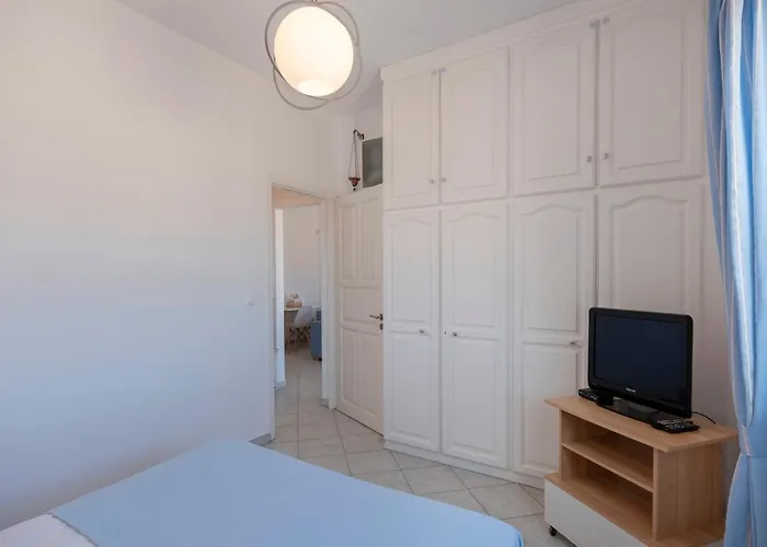 Emma's Summer House *